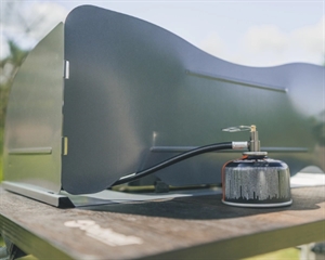 Varmeafledningsplade og vindafskærmning