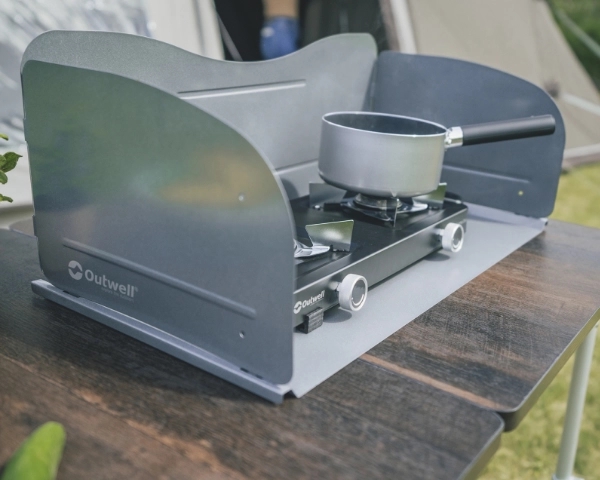 Varmeafledningsplade og vindafskærmning